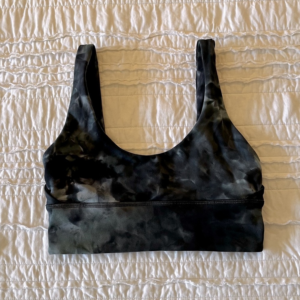 Lululemon sports bra size 4